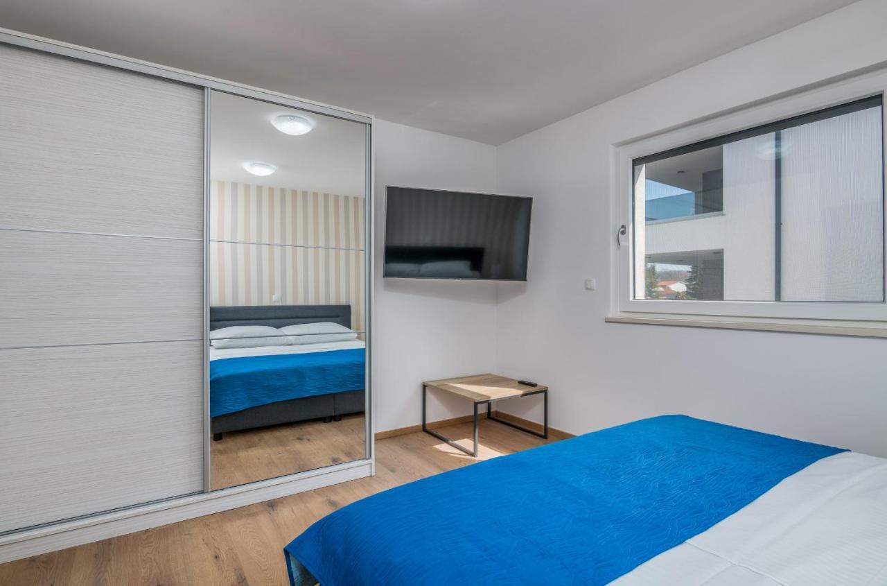 Apartments Elle Luxury Vantacici Malinska Exterior photo